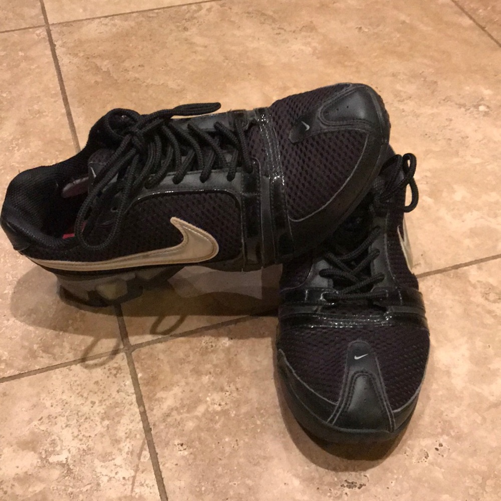 Black womens Nike’s